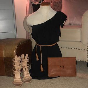 Little black one shoulder ((FreeGiftwPurchase))